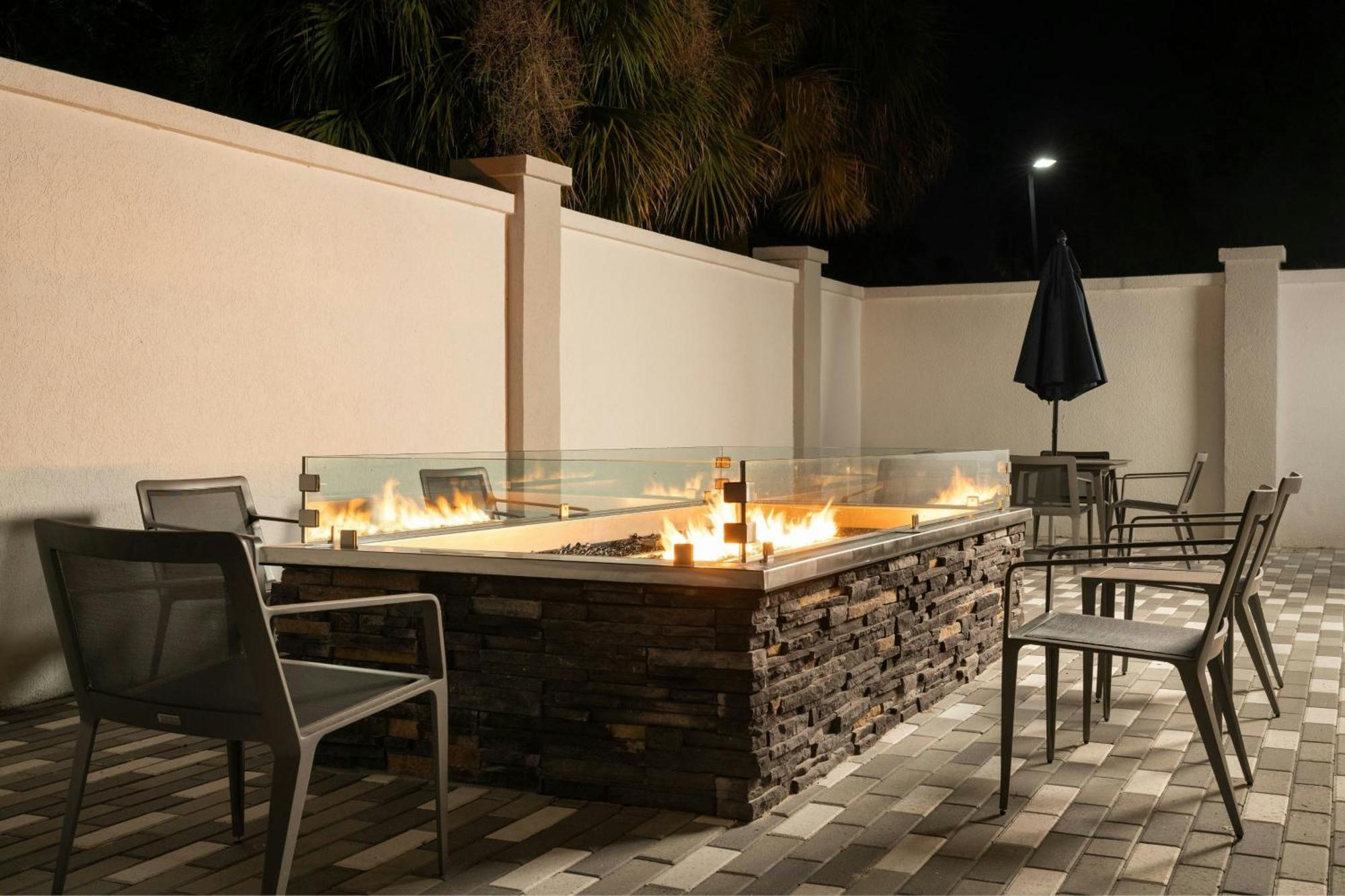 Courtyard By Marriott Gainesville Fl Exterior photo